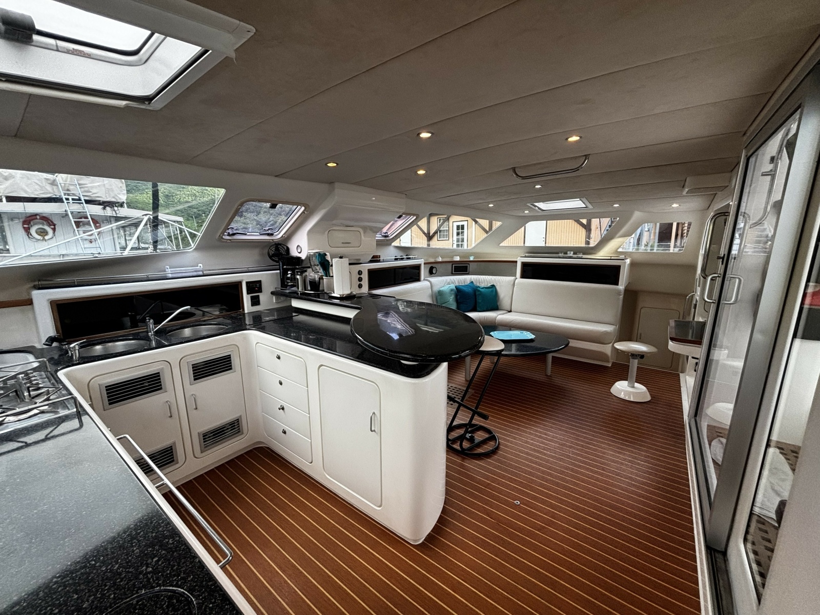 2011 Voyage Yachts 520