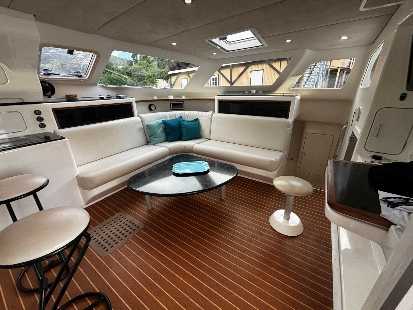 2011 Voyage Yachts 520