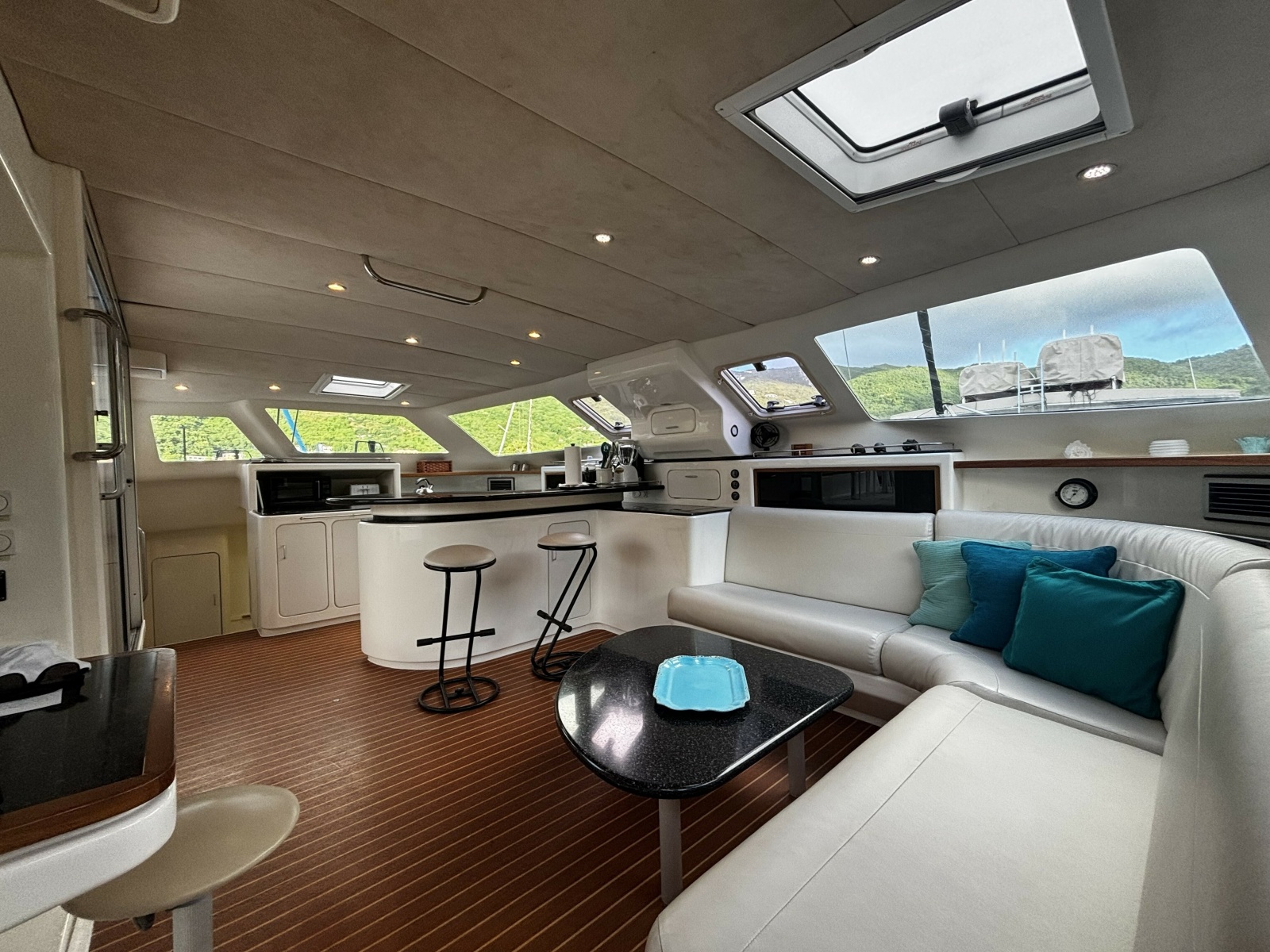 2011 Voyage Yachts 520
