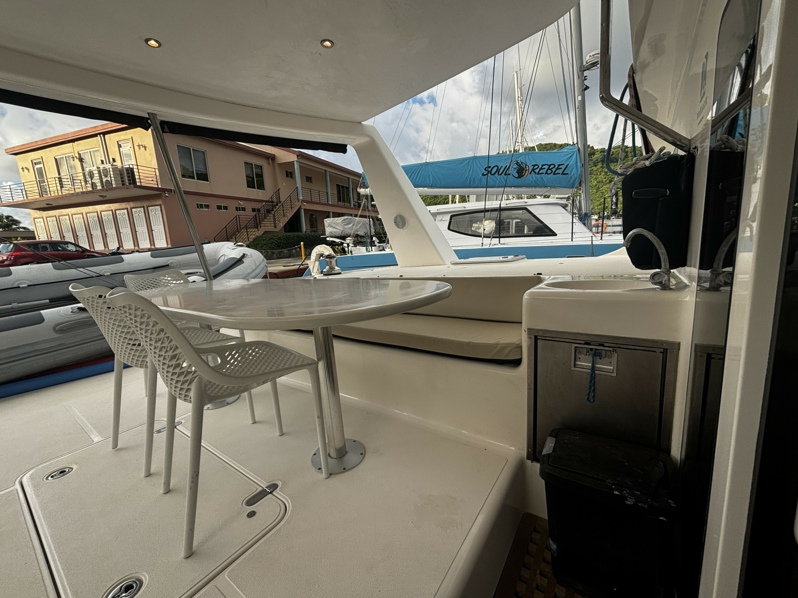 2011 Voyage Yachts 520