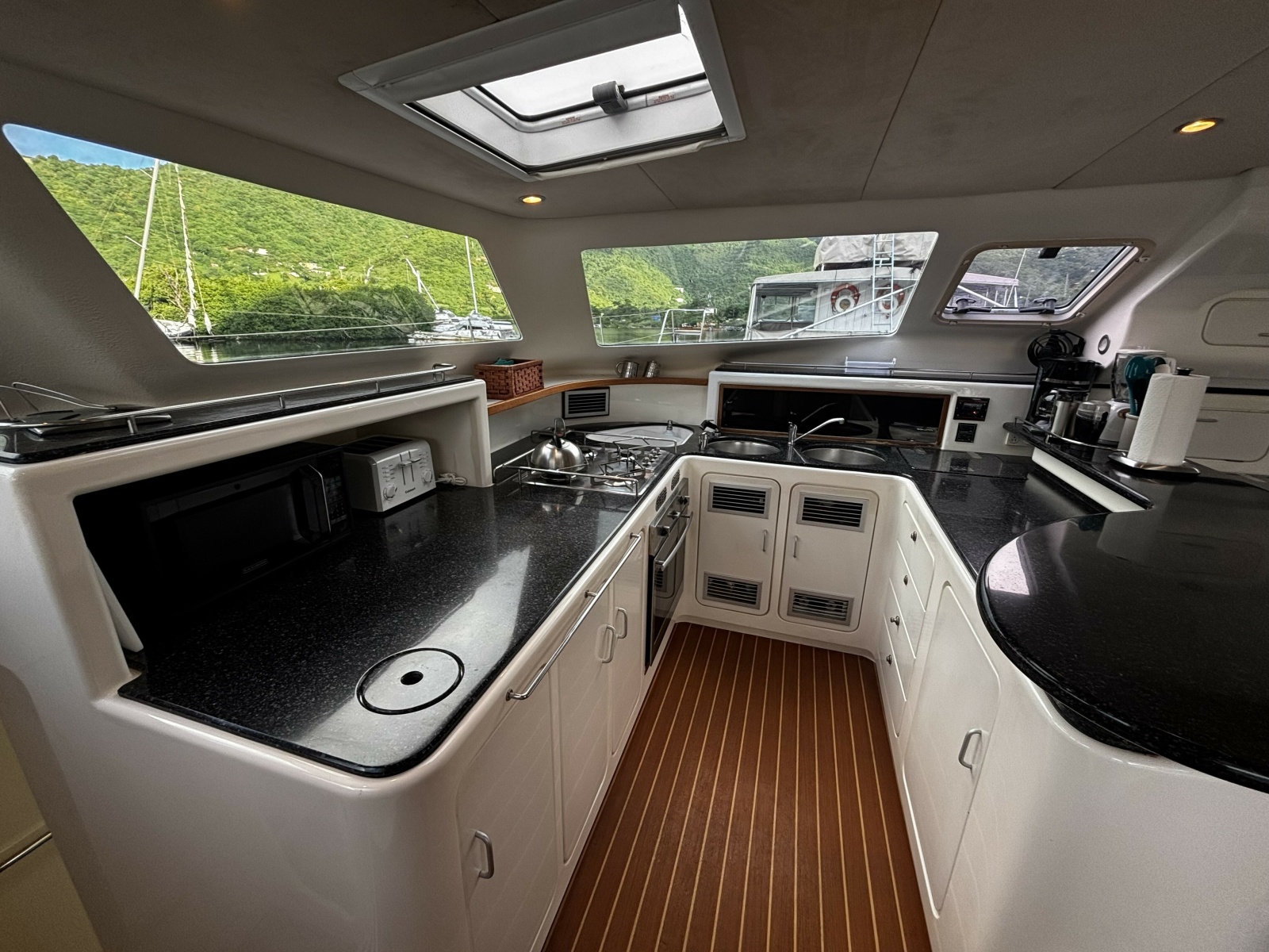 2011 Voyage Yachts 520