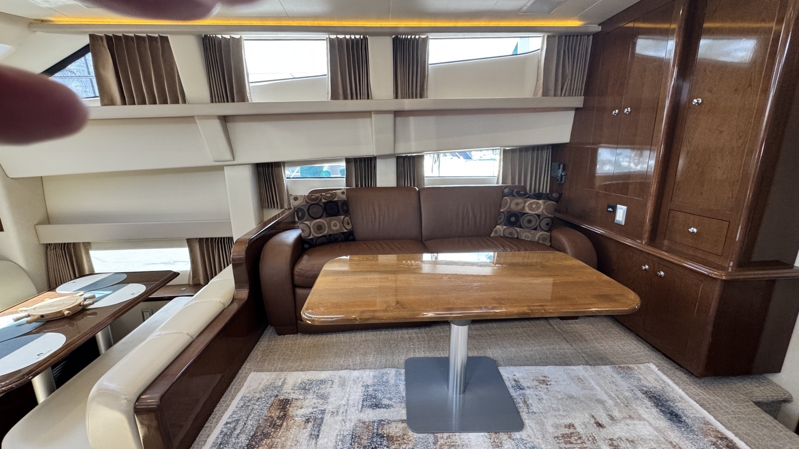 2007 Carver 47 Cockpit Motor Yacht