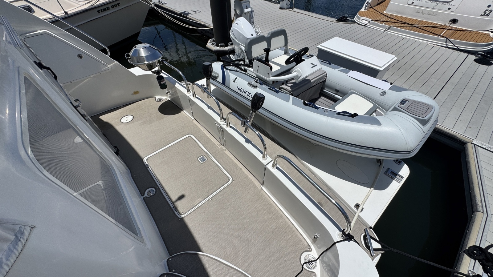 2007 Carver 47 Cockpit Motor Yacht