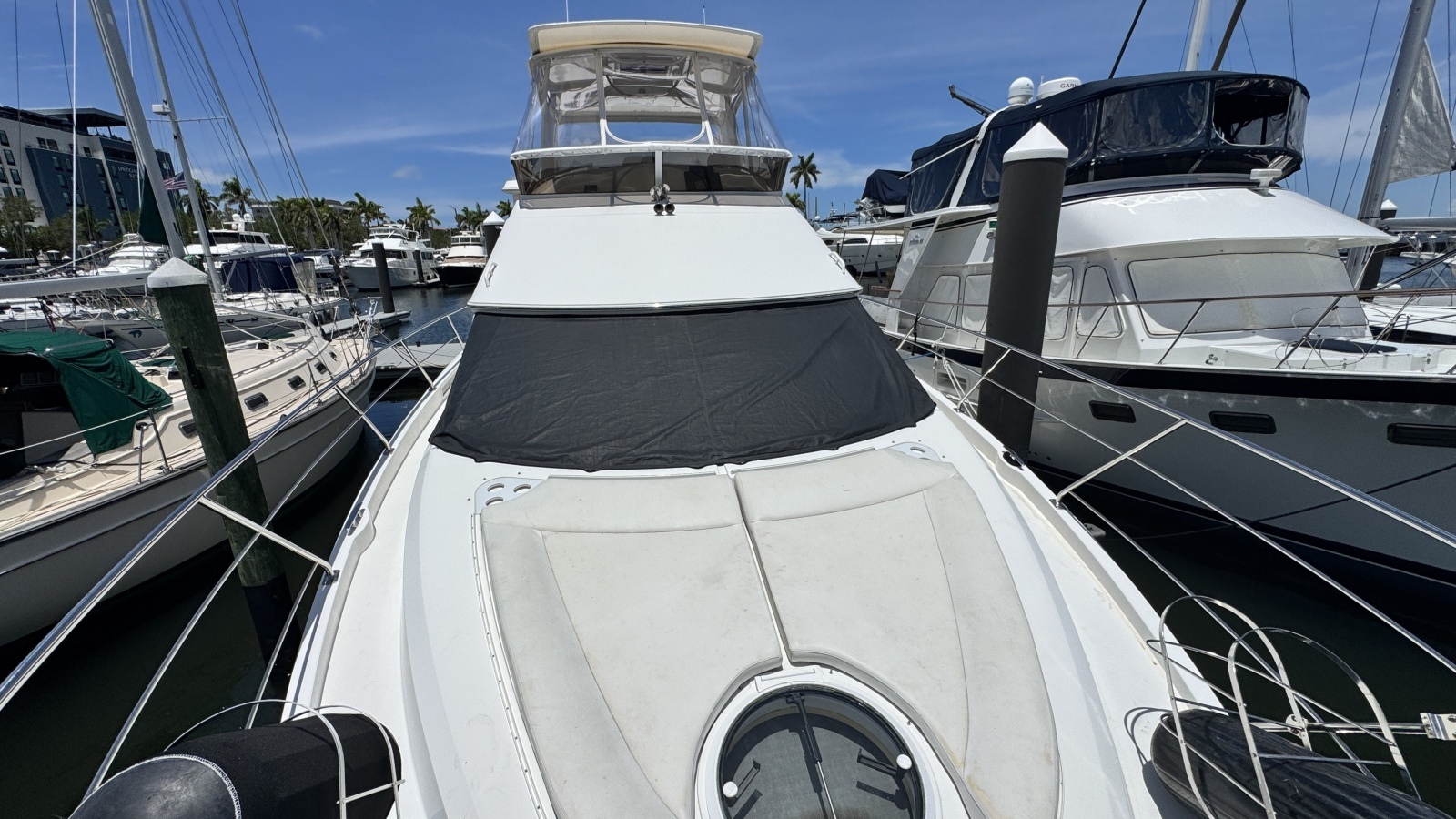 2007 Carver 47 Cockpit Motor Yacht