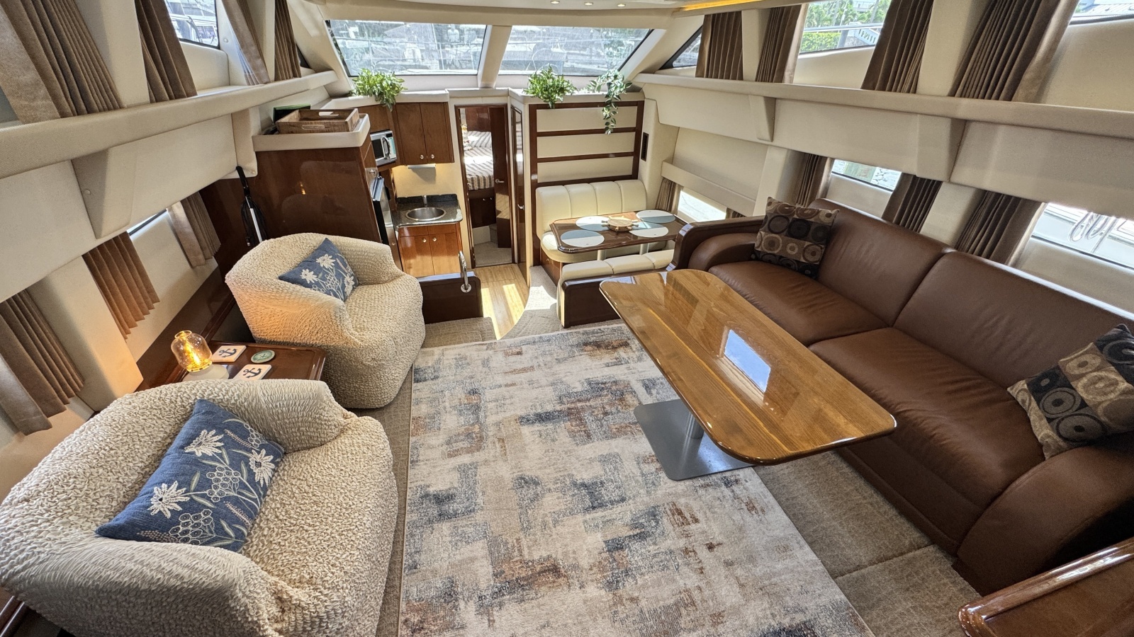 2007 Carver 47 Cockpit Motor Yacht