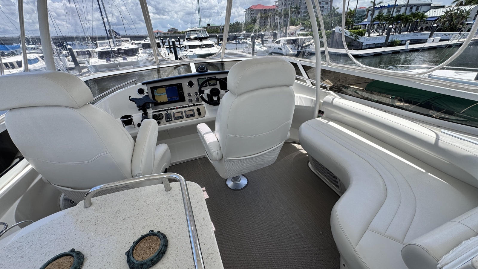 2007 Carver 47 Cockpit Motor Yacht