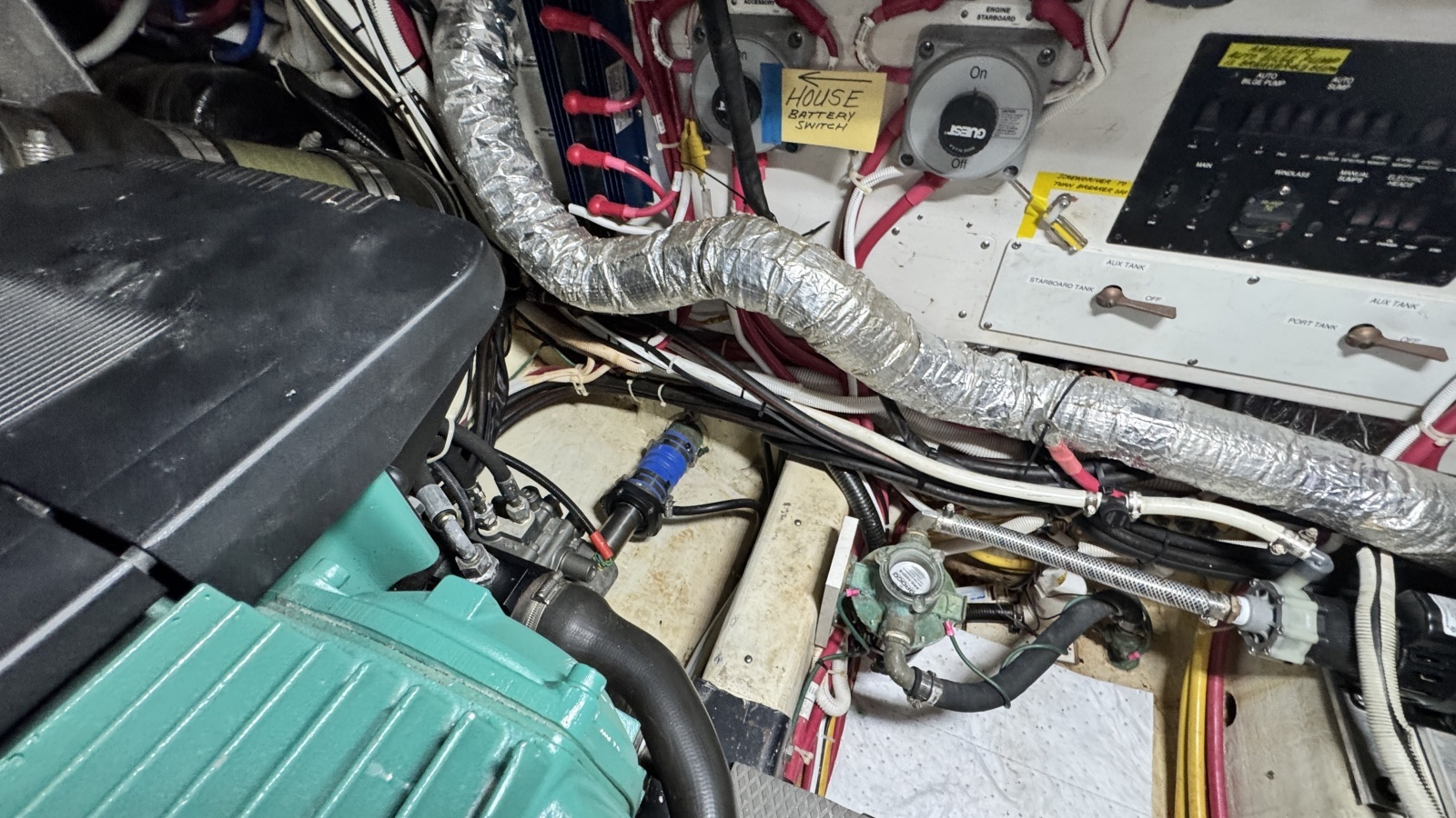 2007 Carver 47 Motor Yacht Engine Room