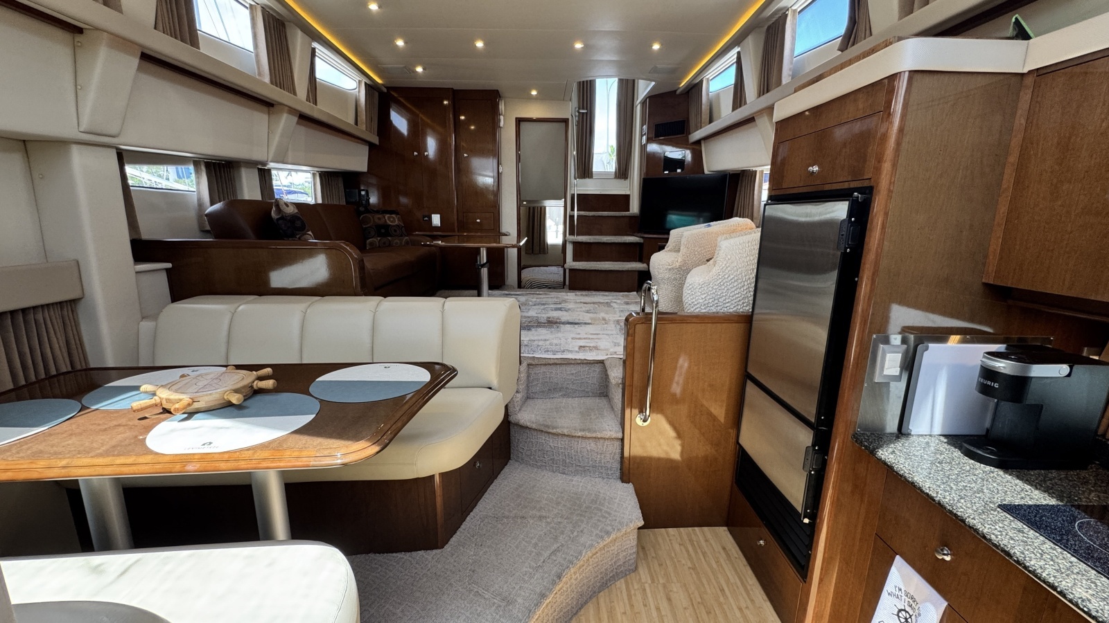 2007 Carver 47 Cockpit Motor Yacht
