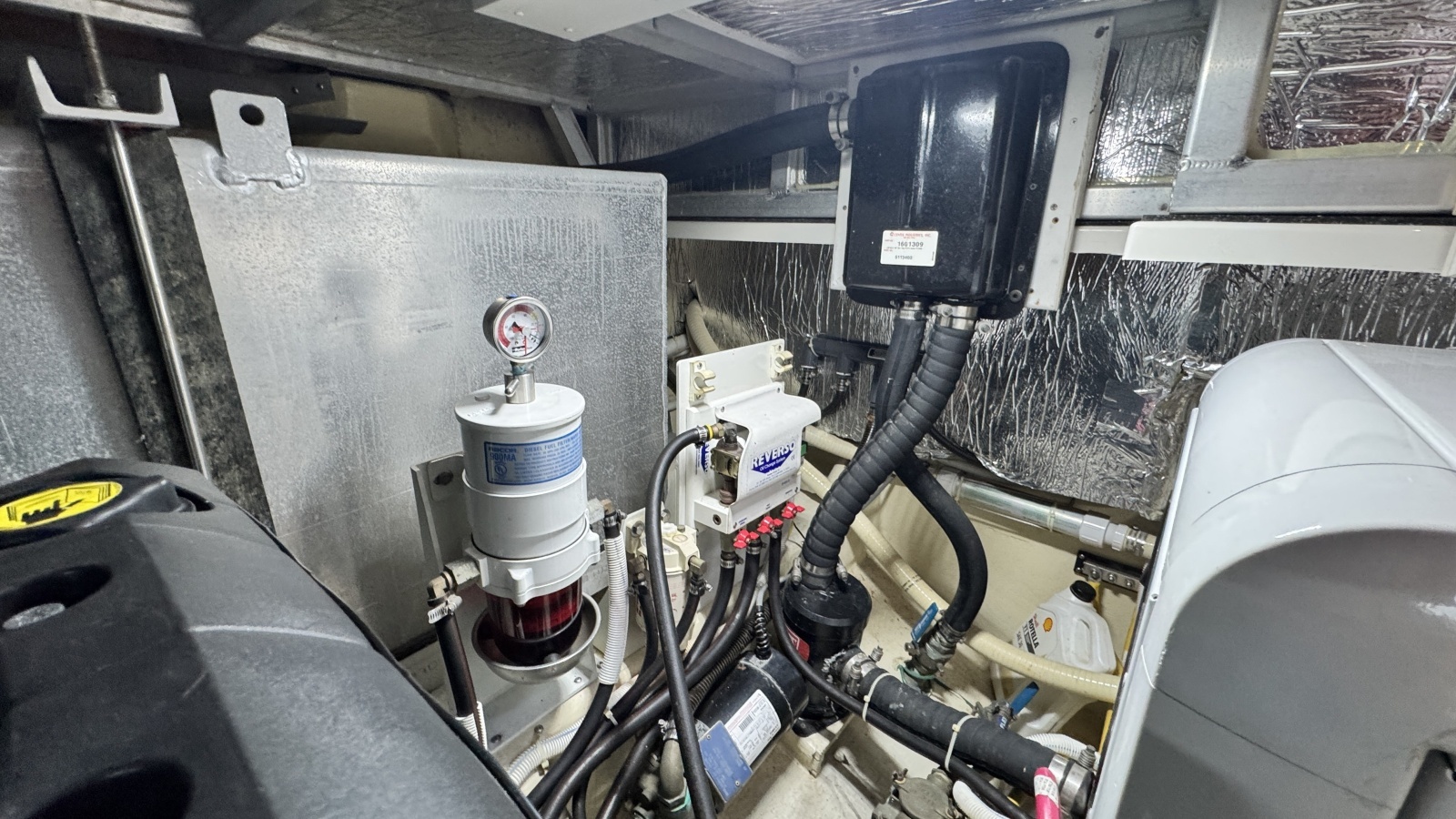 2007 Carver 47 Motor Yacht Engine Room
