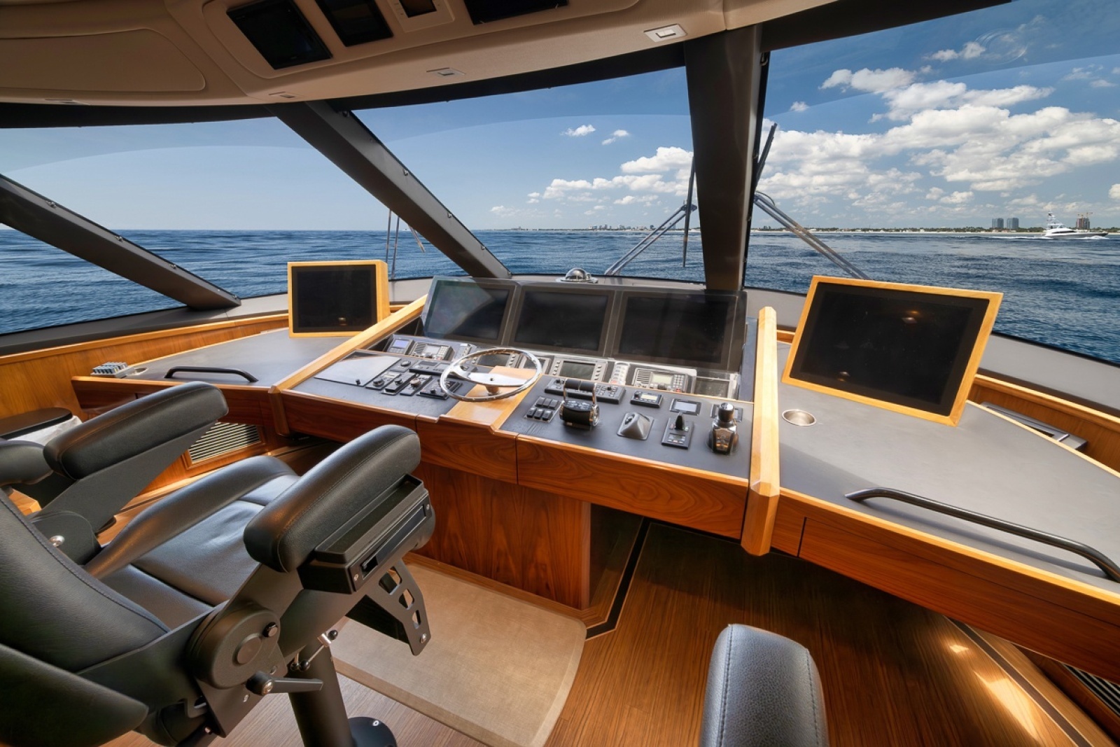 SIR REEL 92ft Viking Yacht For Sale