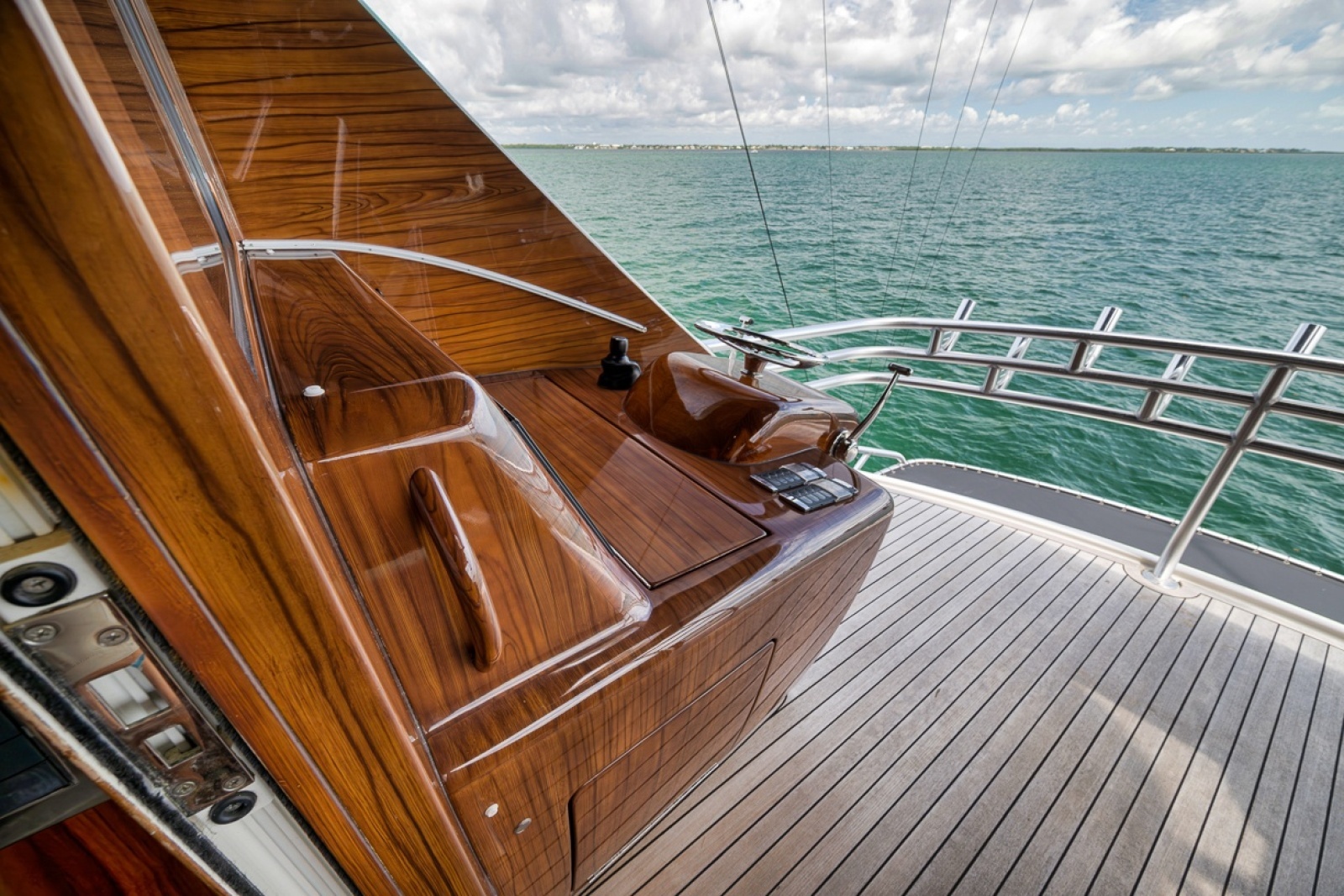 SIR REEL 92ft Viking Yacht For Sale