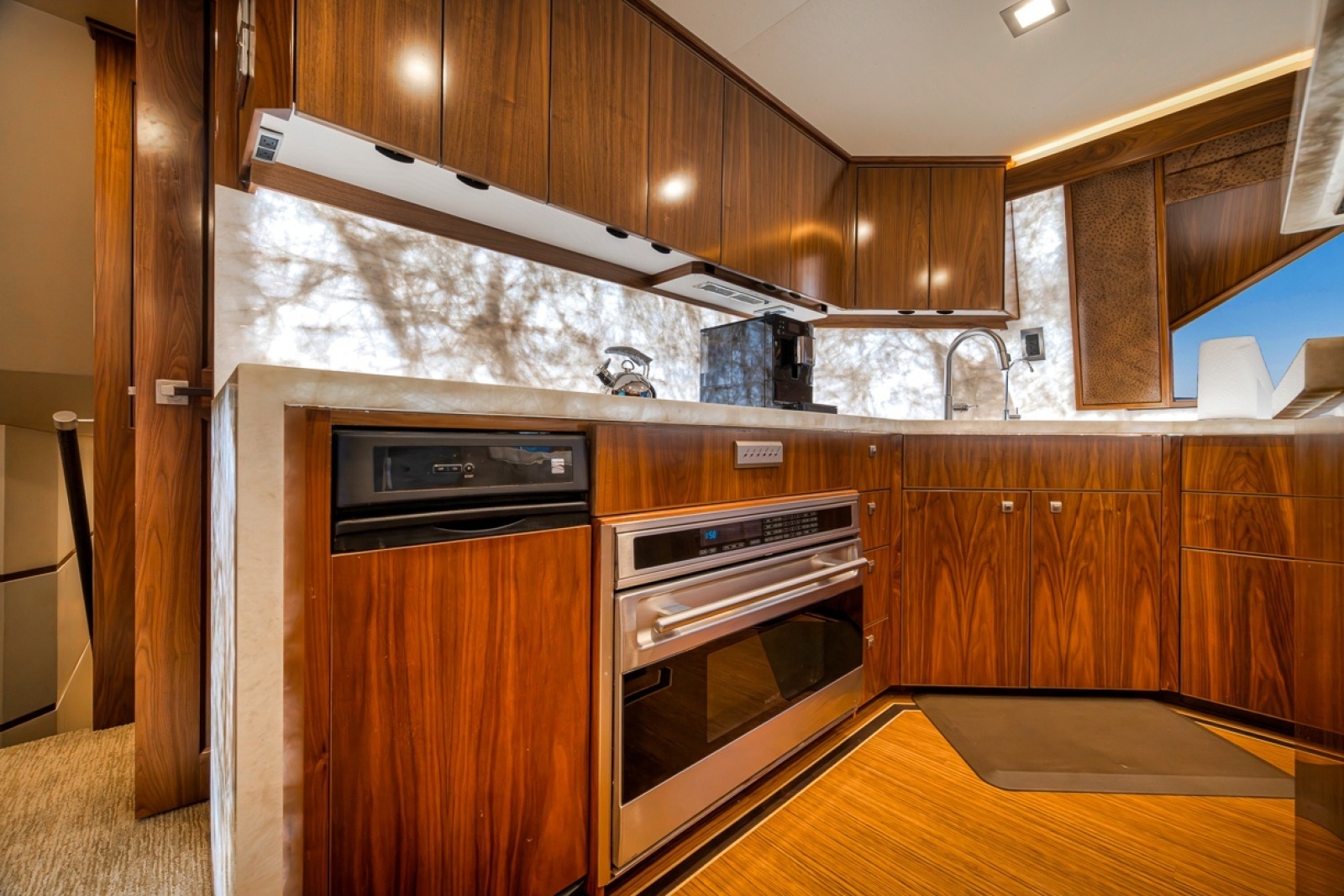 SIR REEL 92ft Viking Yacht For Sale