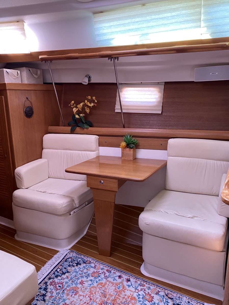 Capt. Nini Yacht Photos Pics 