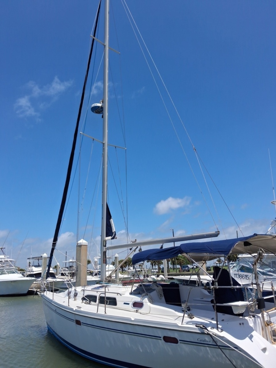 2005 Catalina 350