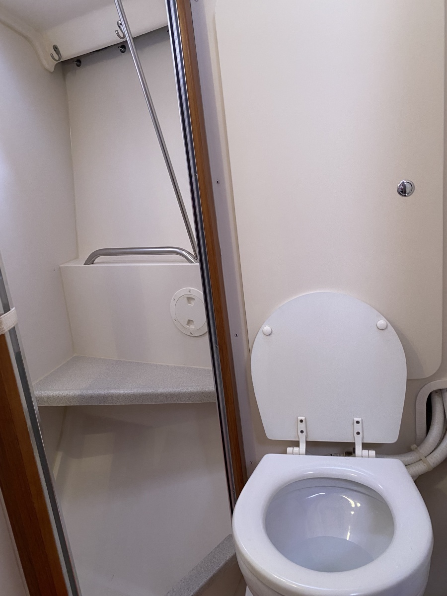 Capt. Nini Yacht Photos Pics 