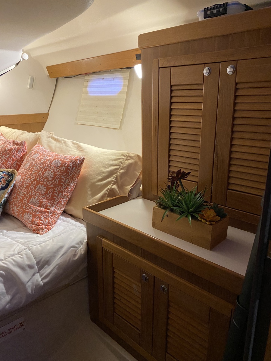 Capt. Nini Yacht Photos Pics 