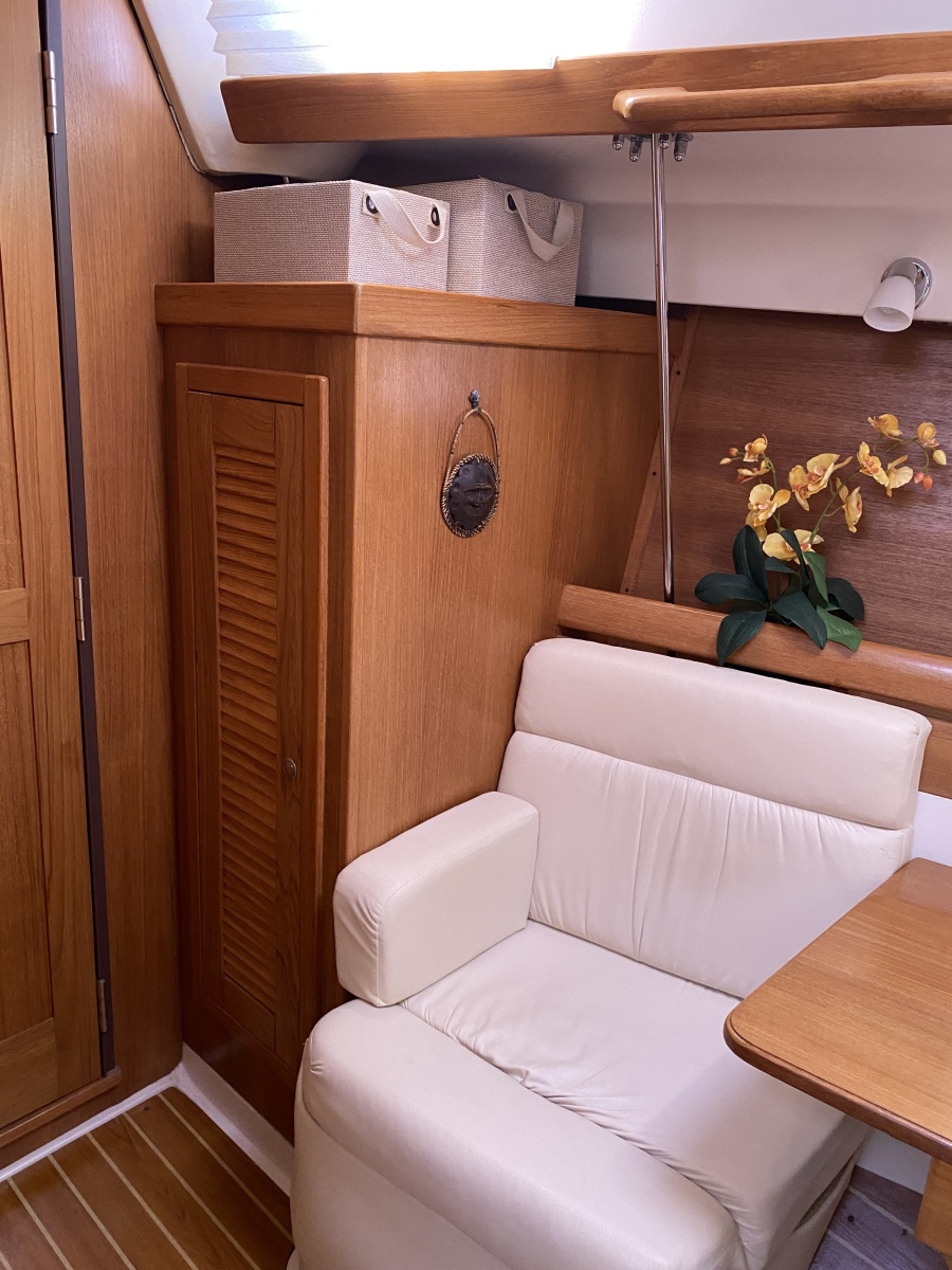 Capt. Nini Yacht Photos Pics 