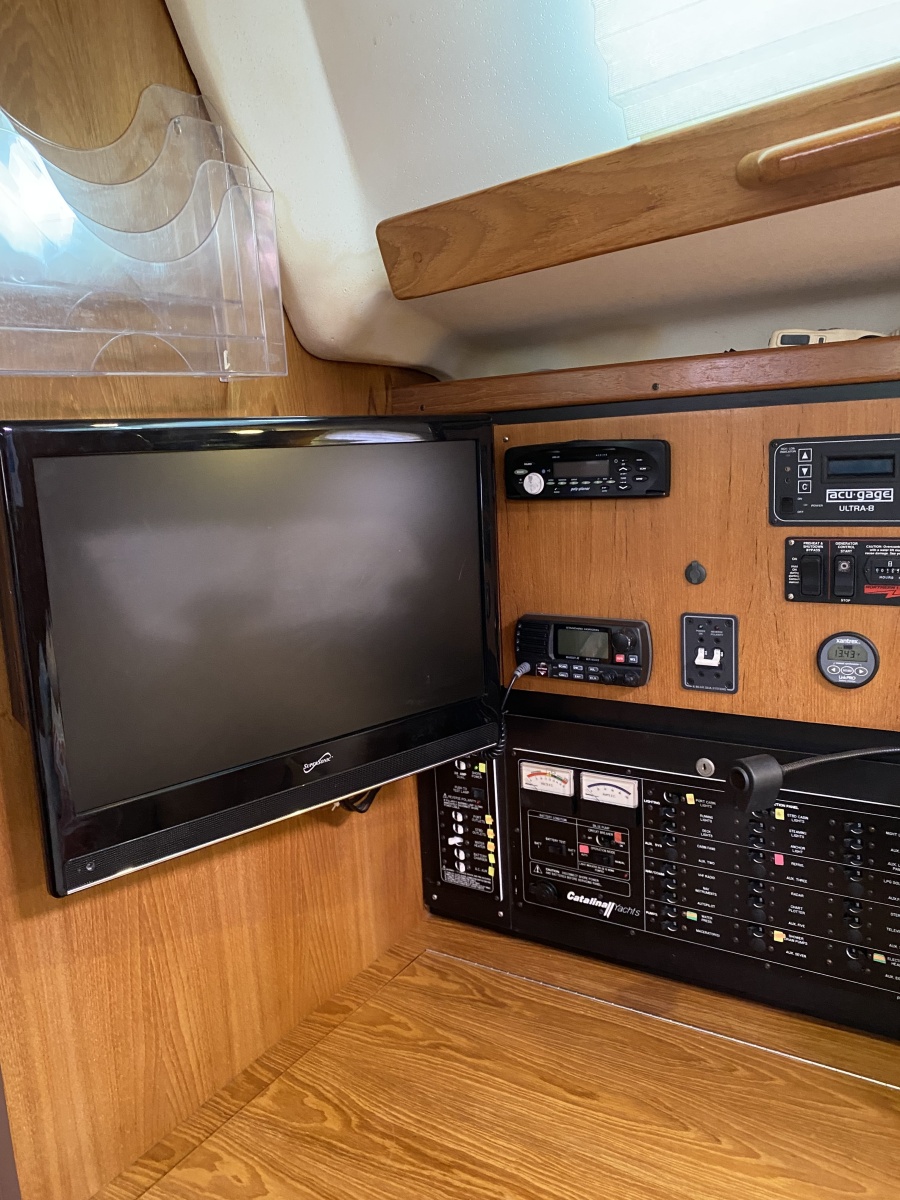Capt. Nini Yacht Photos Pics 