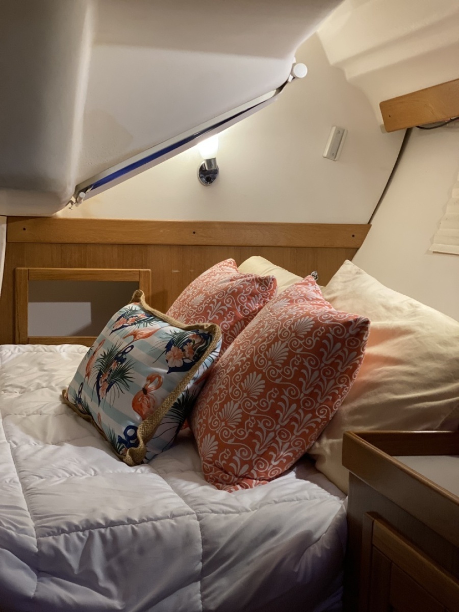 2005 Catalina 350