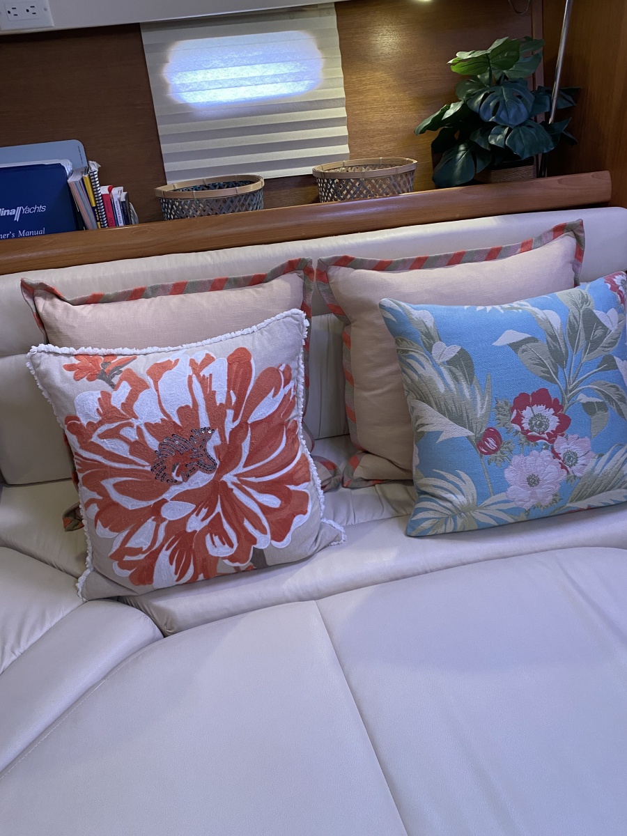 Capt. Nini Yacht Photos Pics 