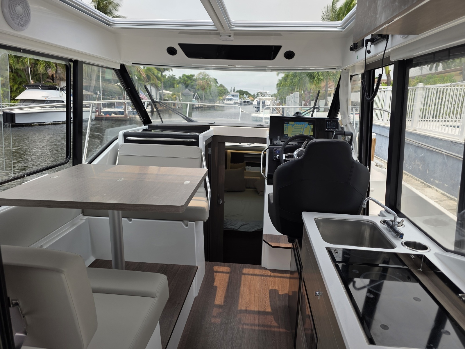 2025 Jeanneau NC 895 Series 2