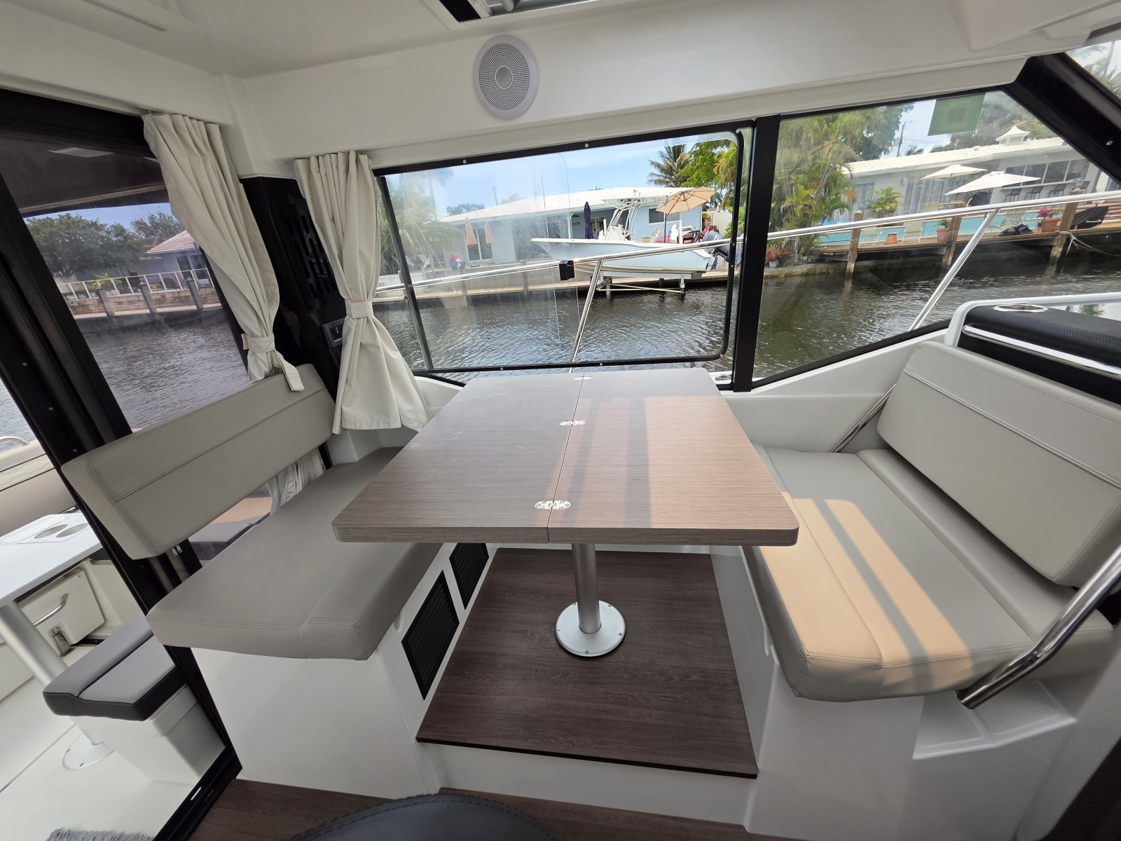 2025 Jeanneau NC 895 Series 2