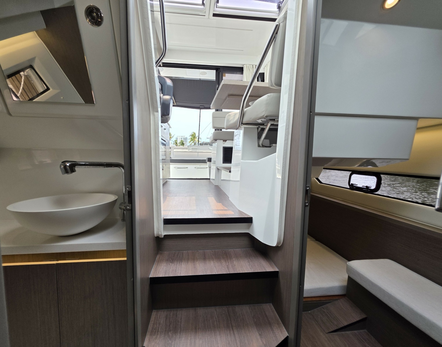 2025 Jeanneau NC 895 Series 2