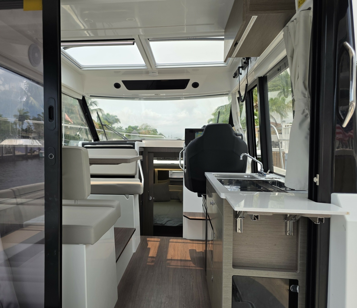 2025 Jeanneau NC 895 Series 2