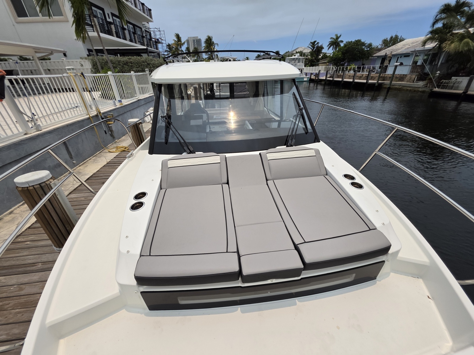 2025 Jeanneau NC 895 Series 2