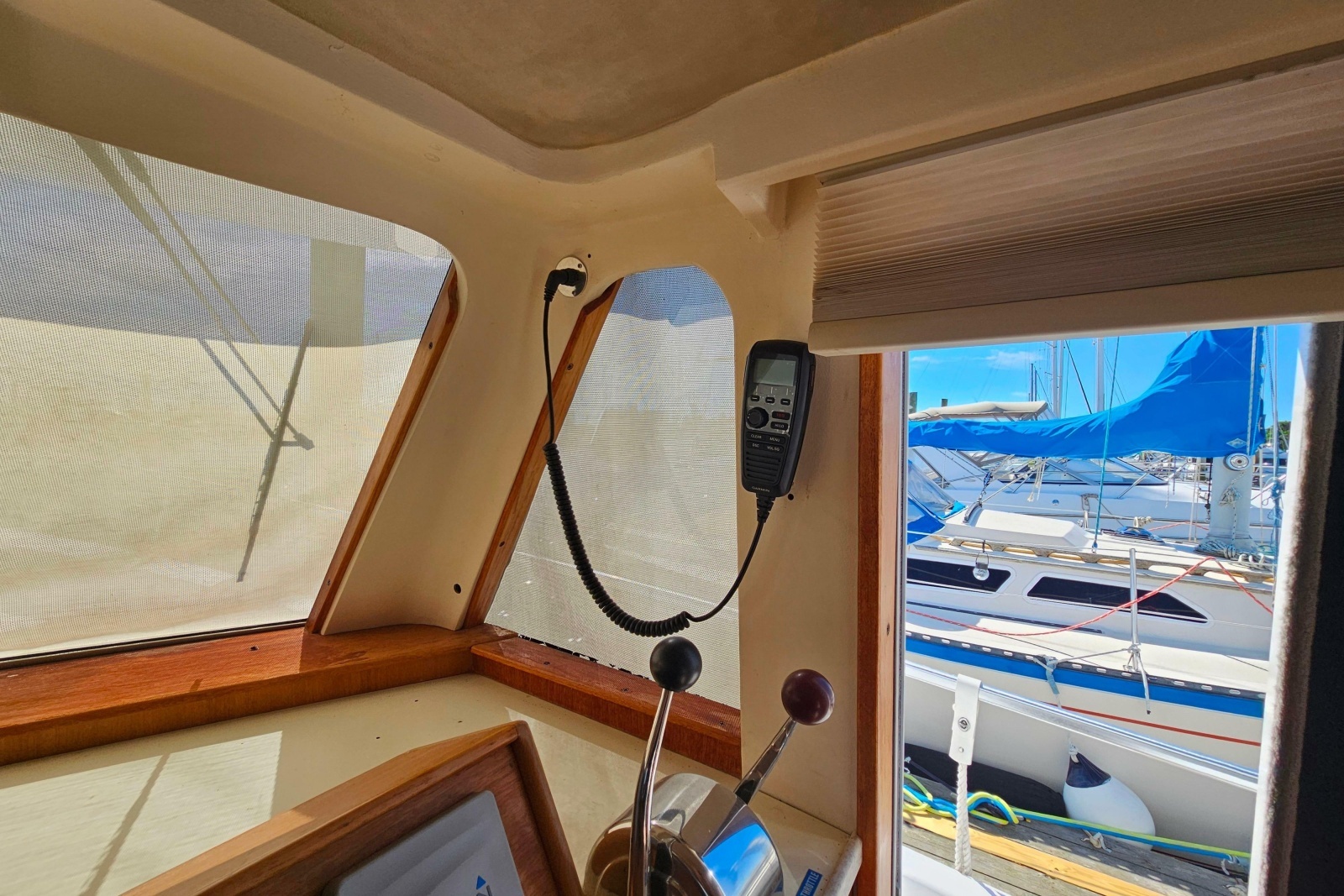 2000 Mainship 39 Trawler