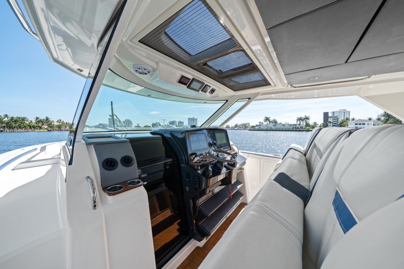 2020 Tiara Yachts 