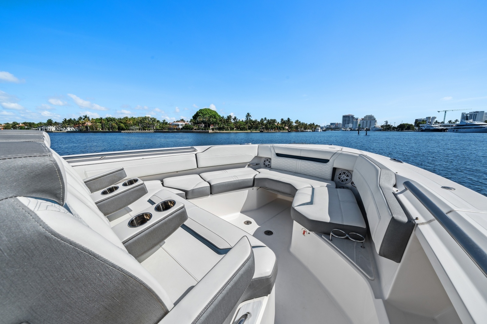 2020 Tiara Yachts 