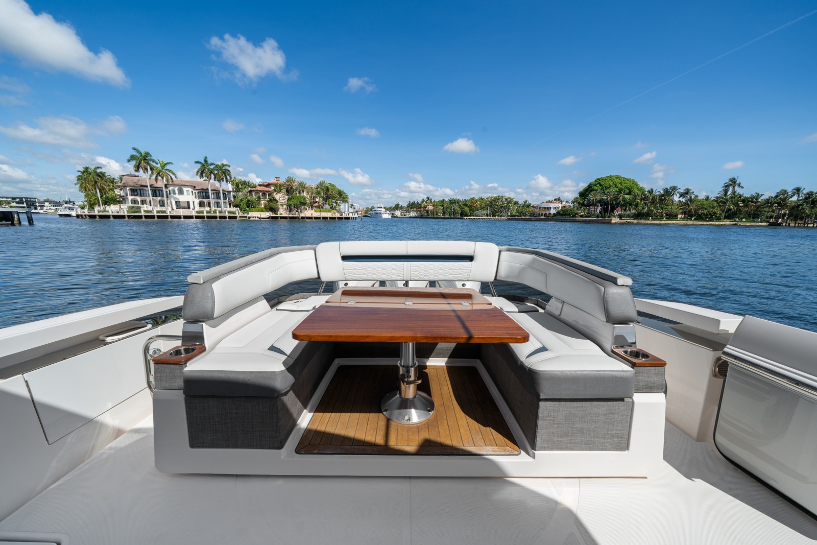2020 Tiara Yachts 