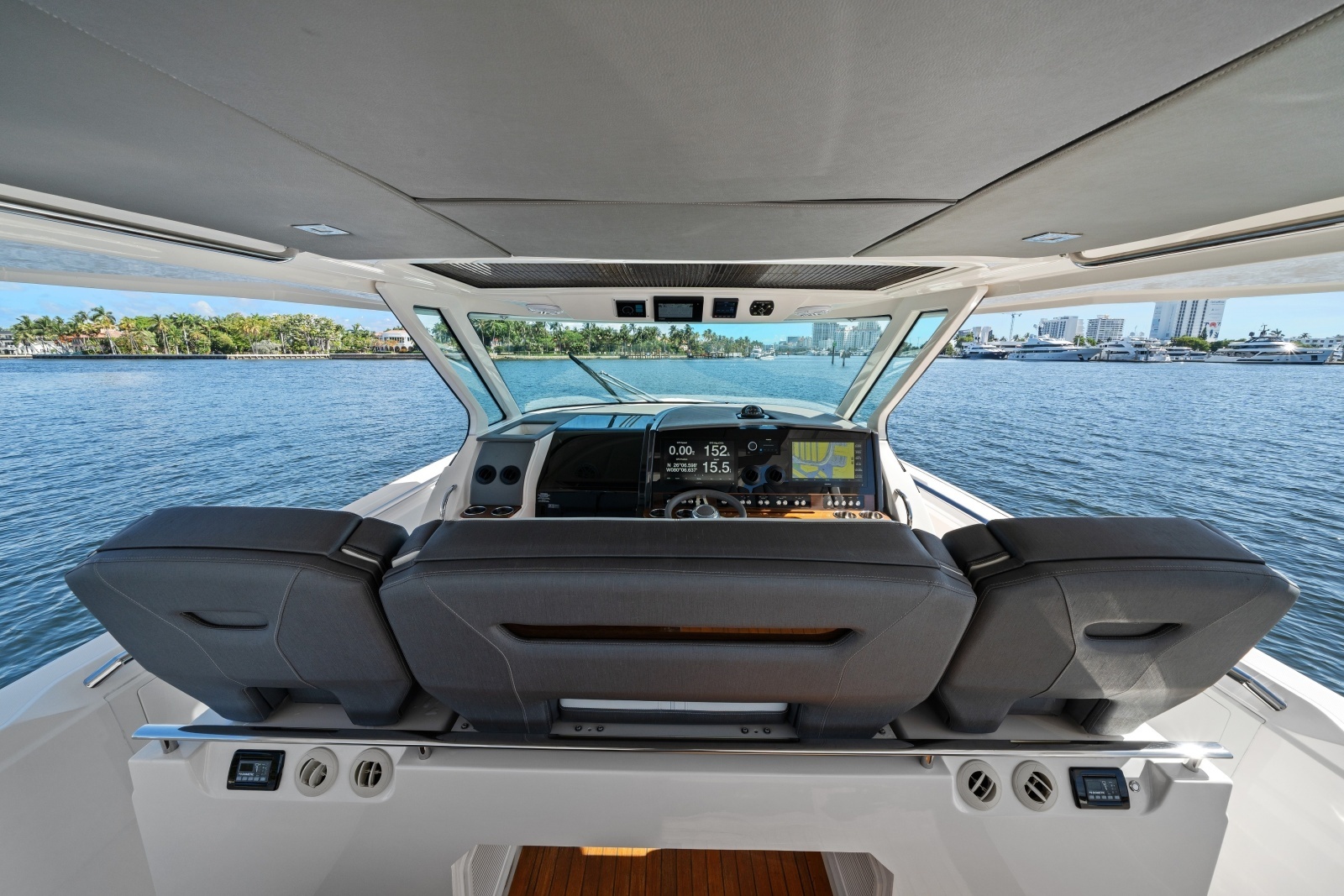 2020 Tiara Yachts 