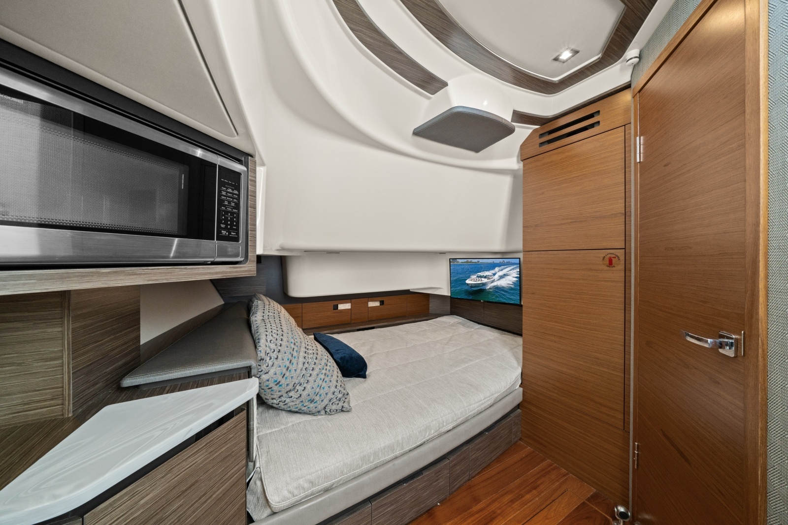 2020 Tiara Yachts 