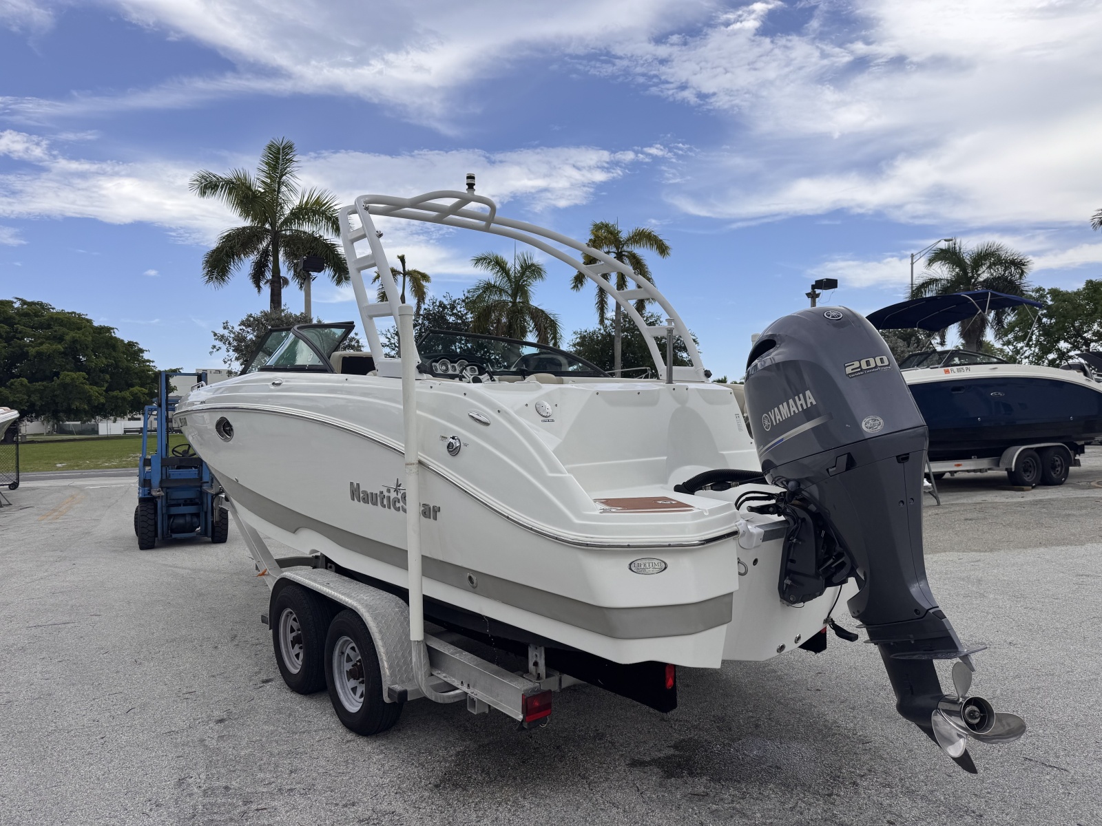 2018 NauticStar 243 DC