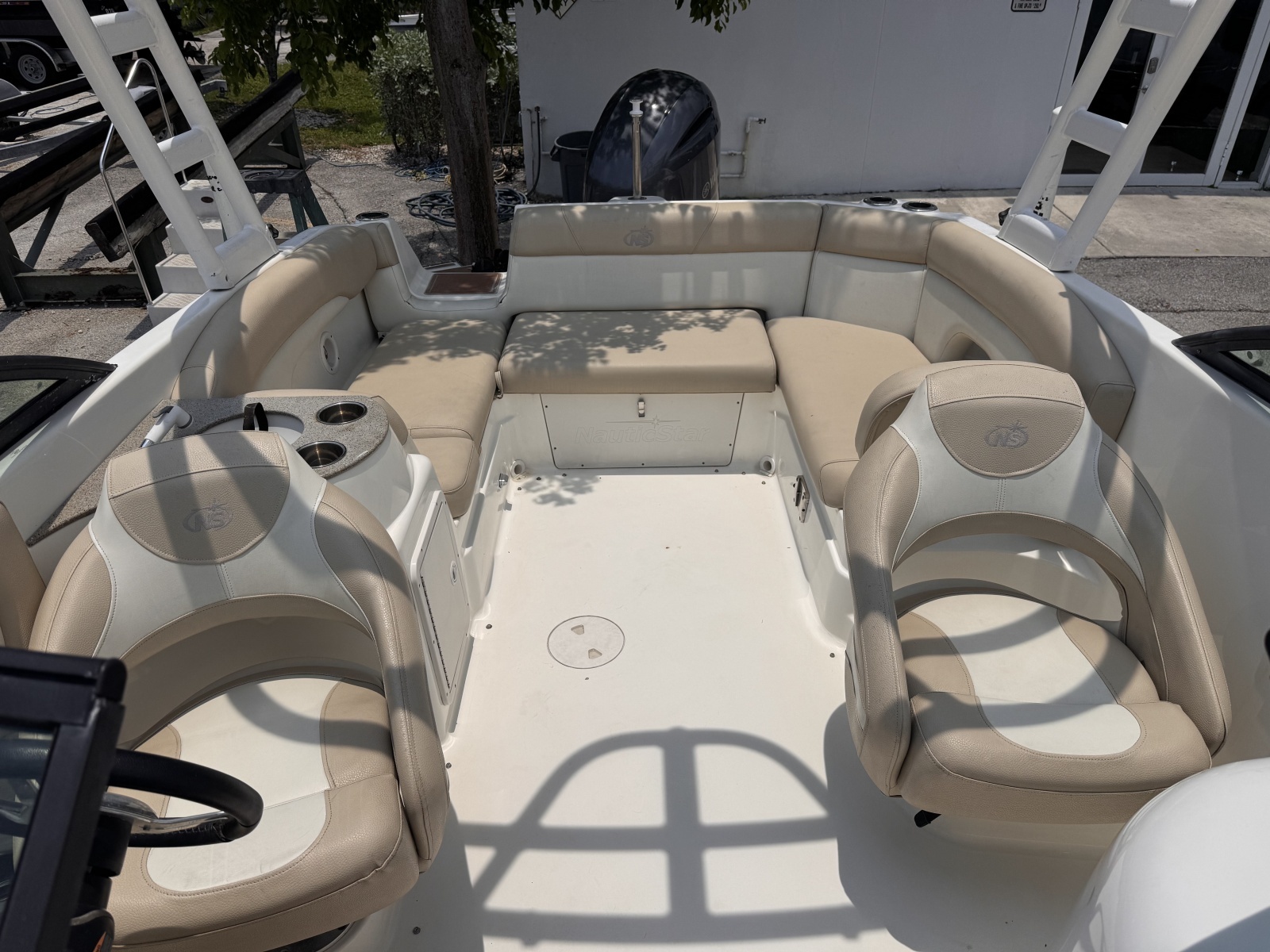 2018 NauticStar 243 DC