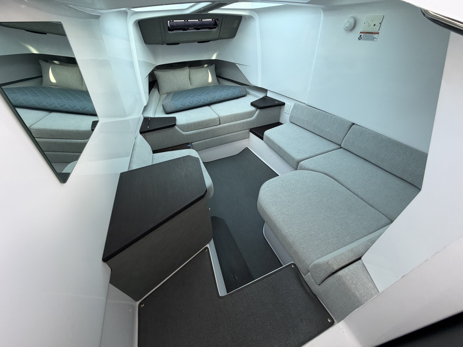 2024 Axopar 37 ST