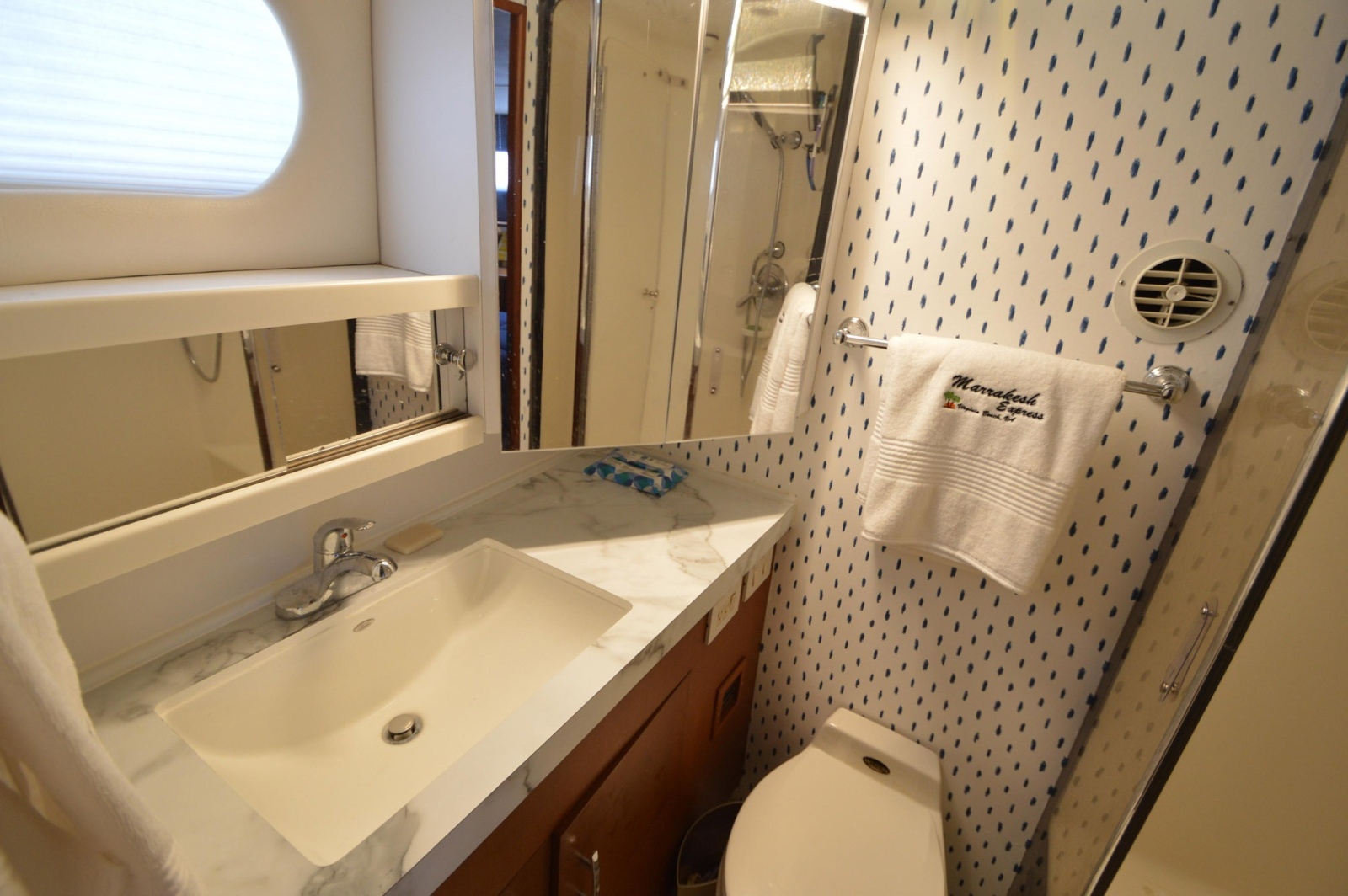 1995 Ocean Cockpit Motor Yacht