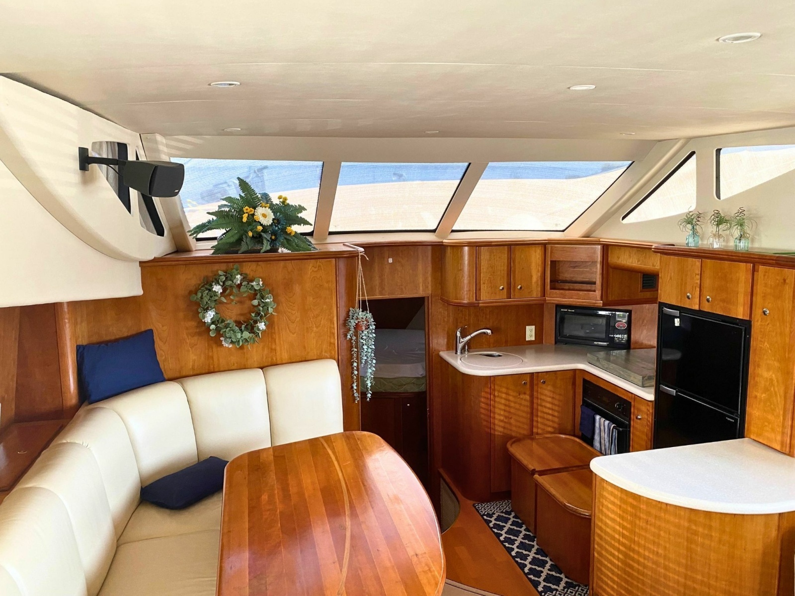 2003 Silverton 39 Motor Yacht