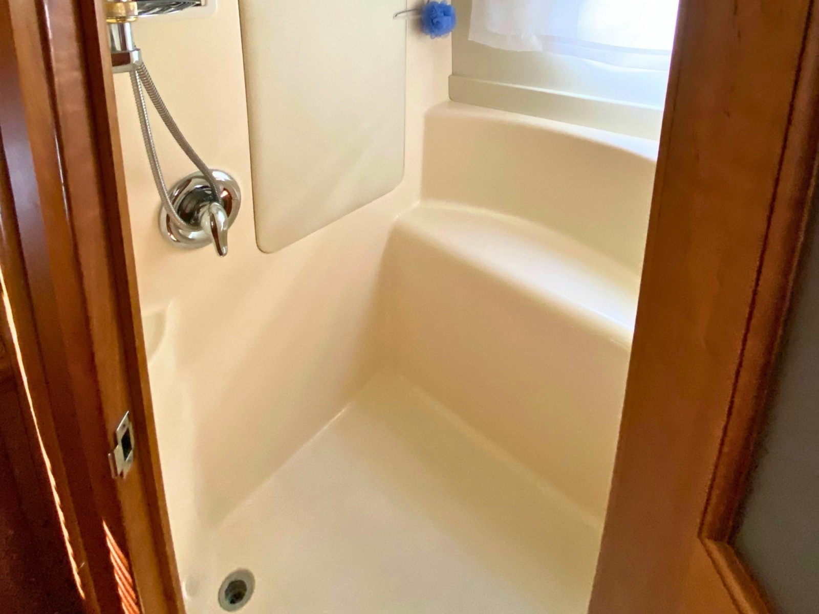 2003 Silverton 39 Motor Yacht