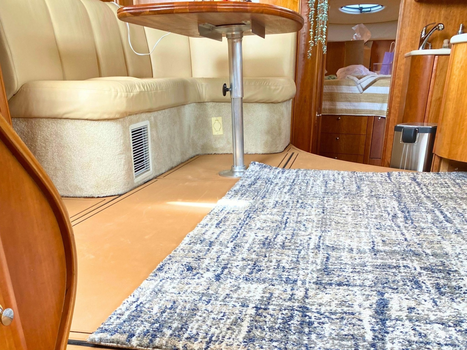 2003 Silverton 39 Motor Yacht