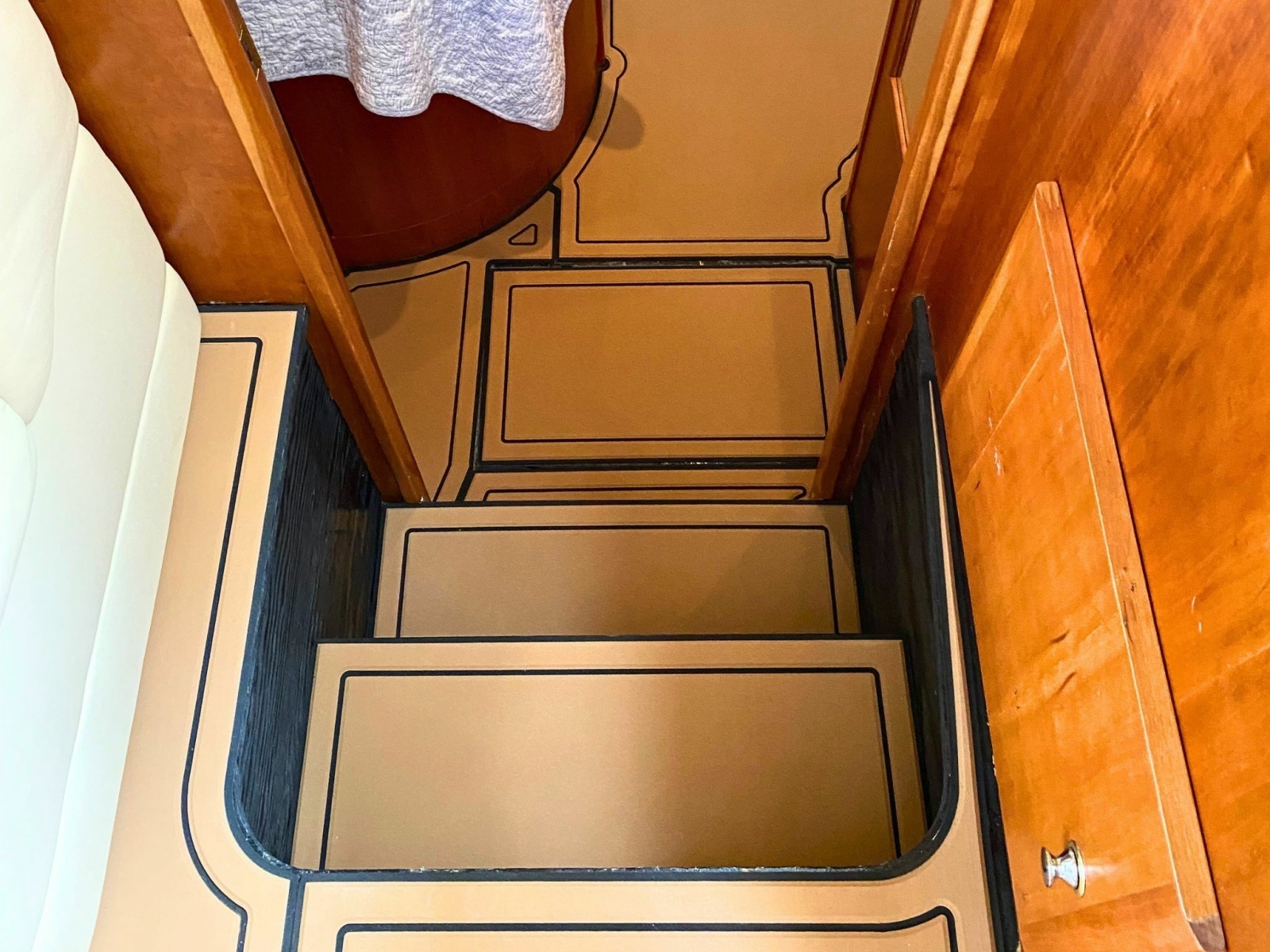 2003 Silverton 39 Motor Yacht