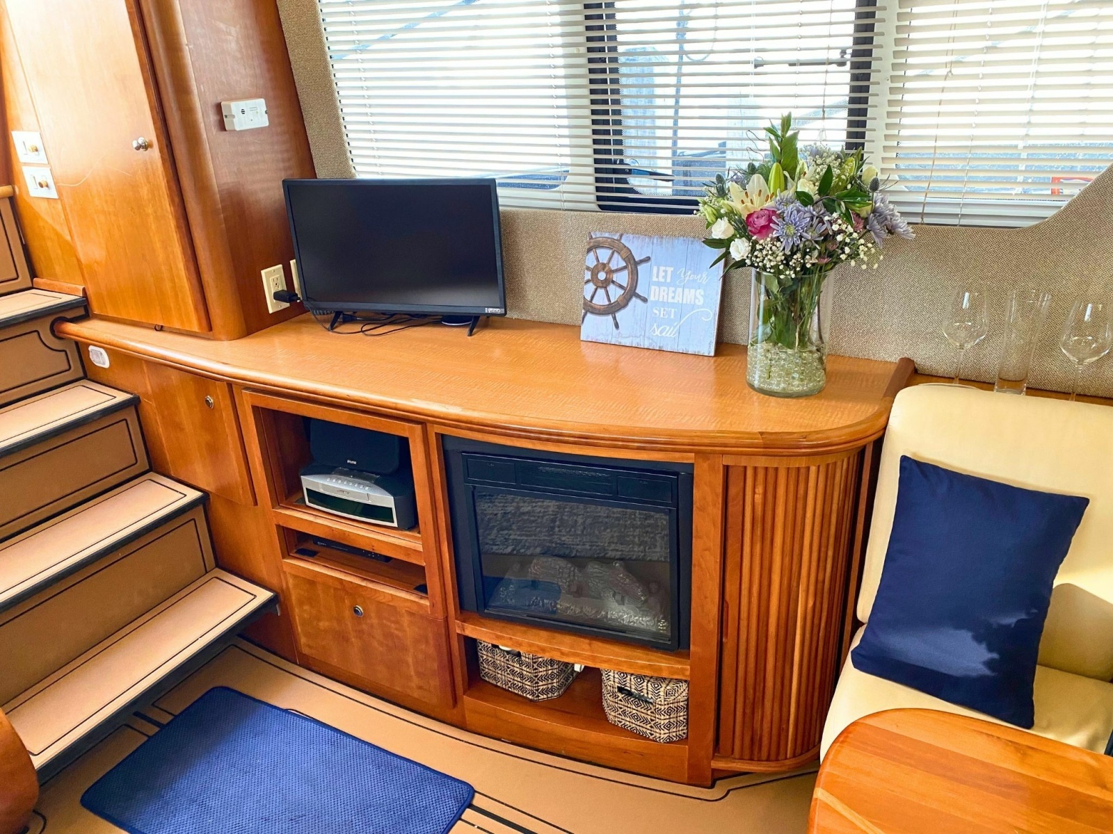 2003 Silverton 39 Motor Yacht