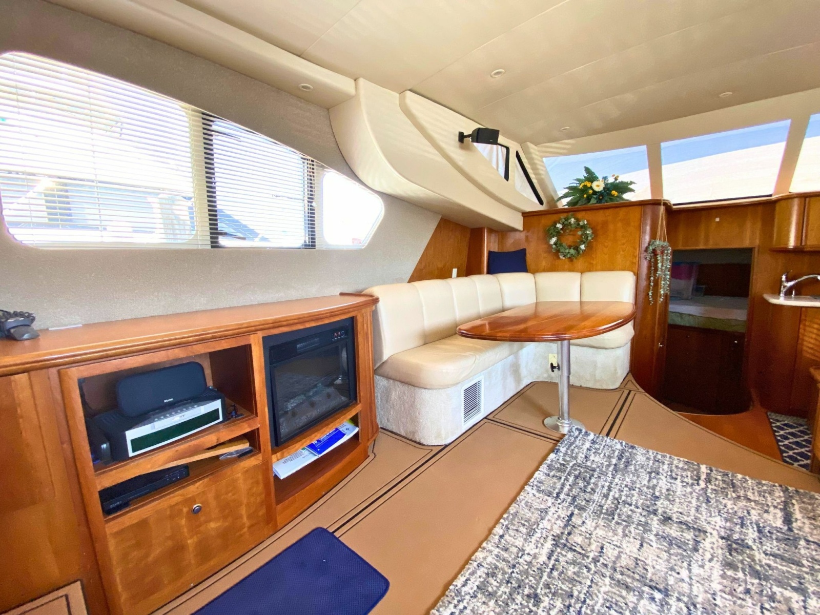 2003 Silverton 39 Motor Yacht