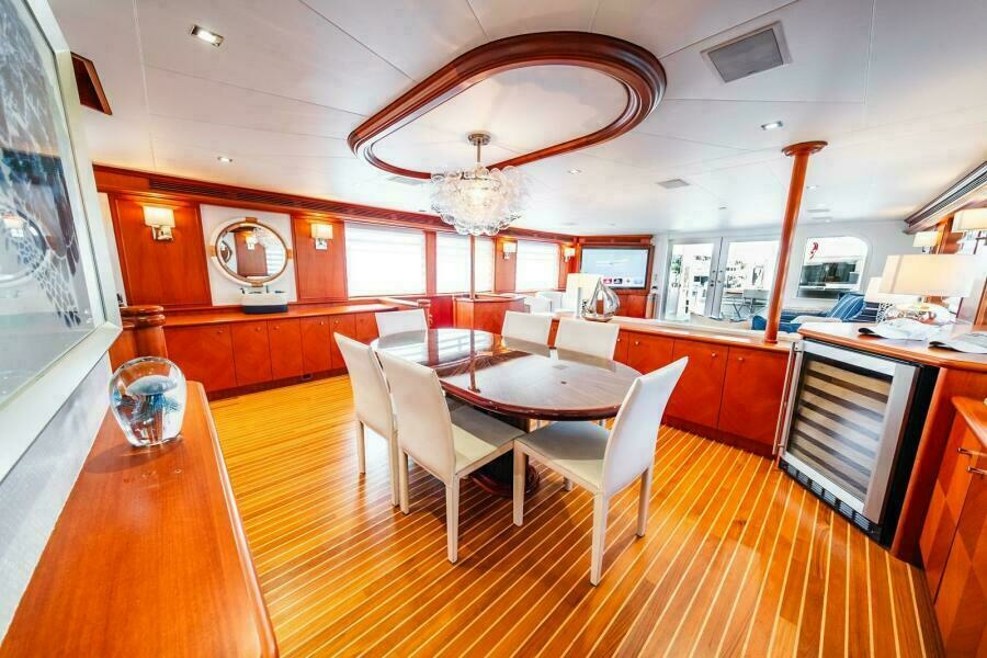 Dining Salon Looking Stbd   