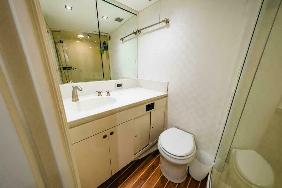 Port Side Guest Cabin Head   