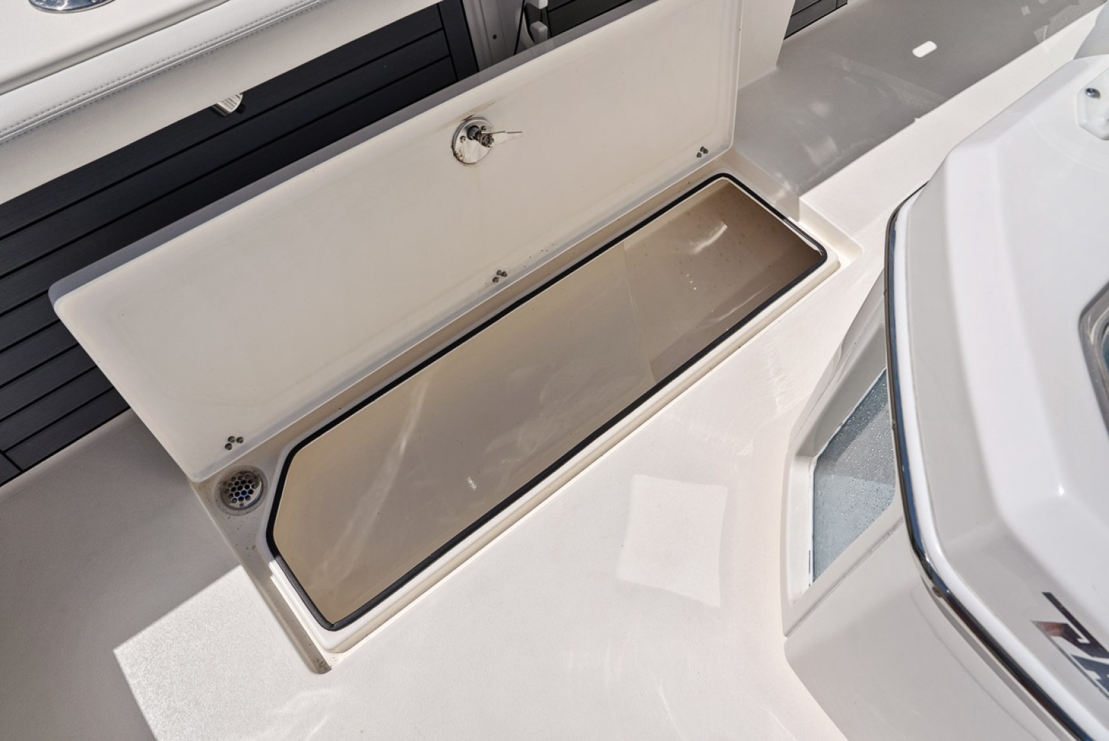2021 Pathfinder 2700 Open