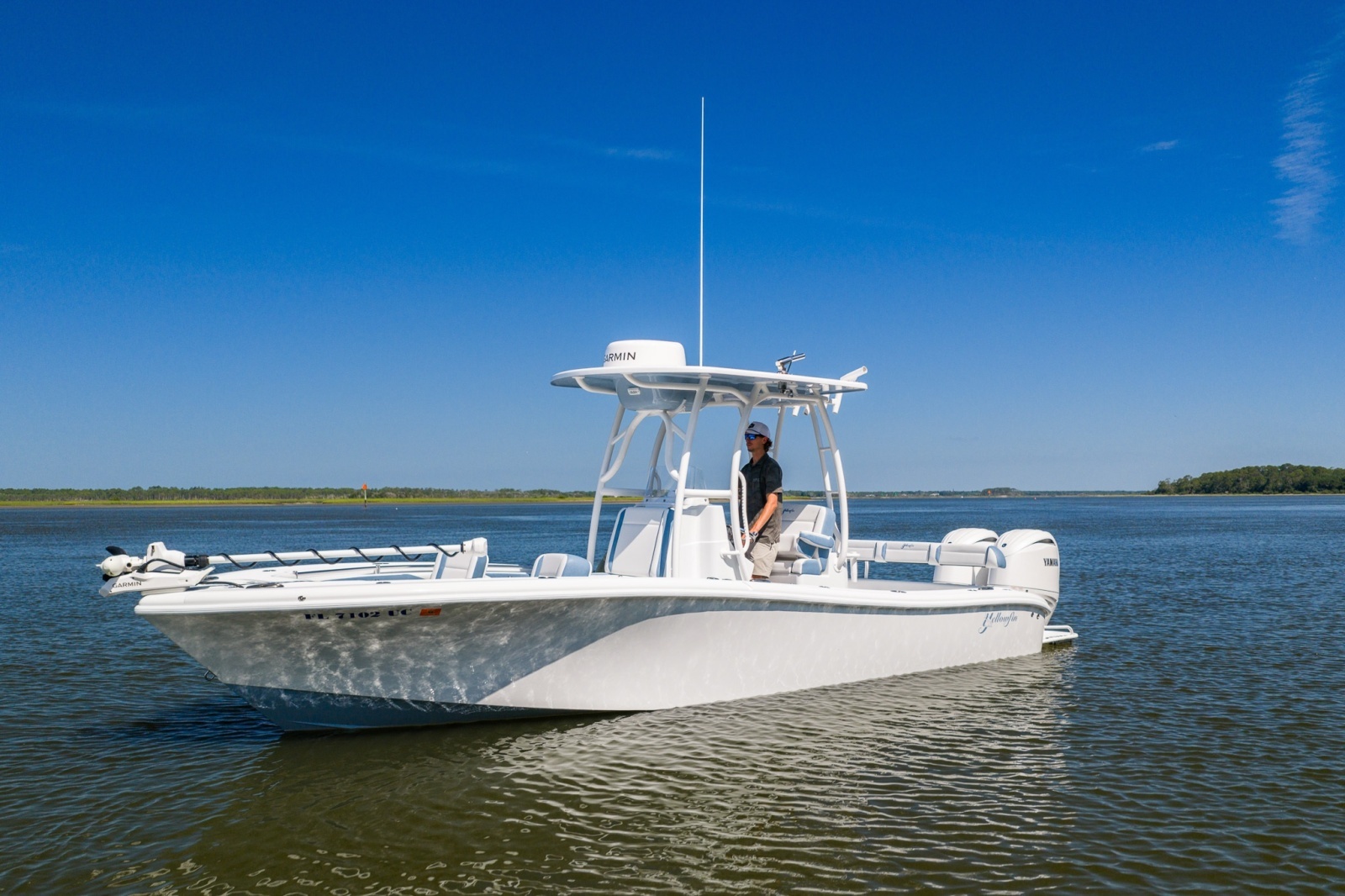 2025 Yellowfin 26 Hybrid