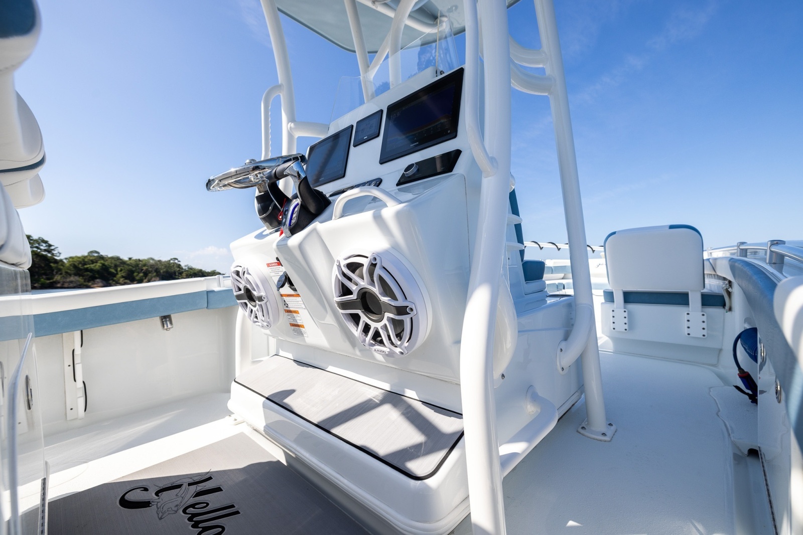 2025 Yellowfin 26 Hybrid